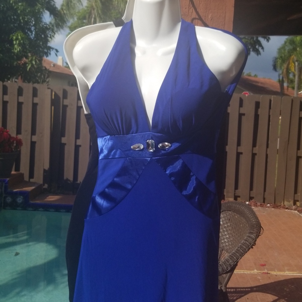 Dress - Picture 2 of 6